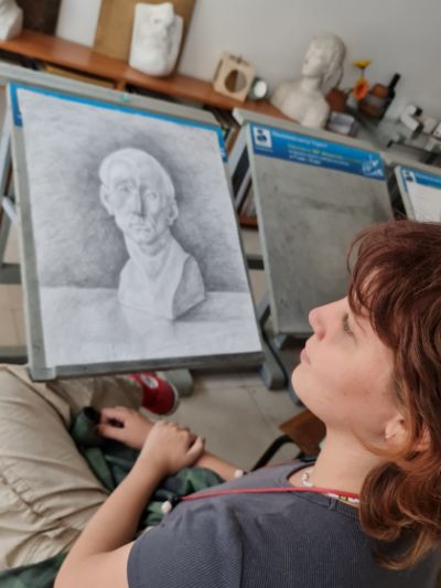 How Laura draws